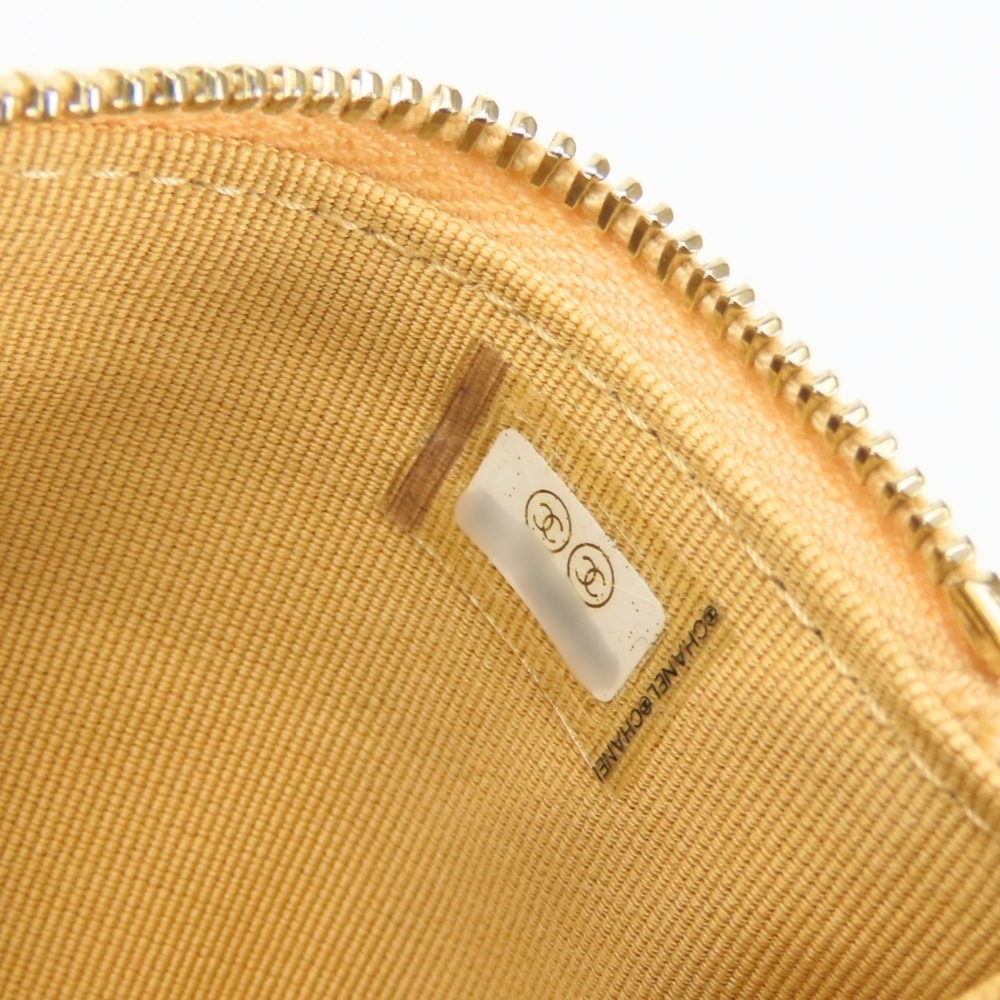 CHANEL Cream Lambskin Leather Wallet - Picture 12 of 16